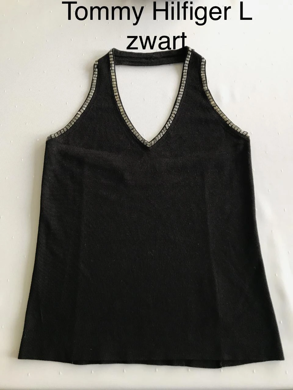Tommy Hilfiger mooie zwarte top met pareltjes afgewerkt .
